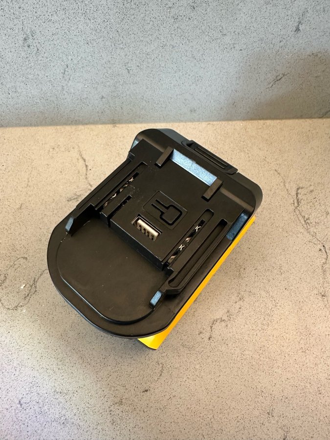 Batteriadapter. Använd Dewalt batterier till Makita