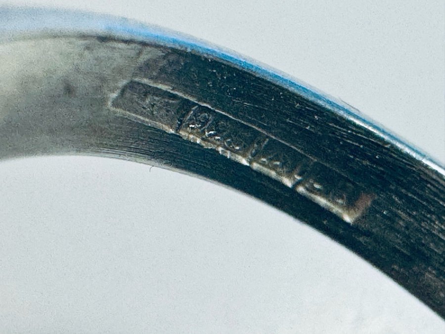 Silver Sterling Oy, Åbo,1988, Vacker ring med vit sten, Stl 18