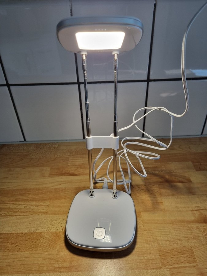 Höjbar led lampa