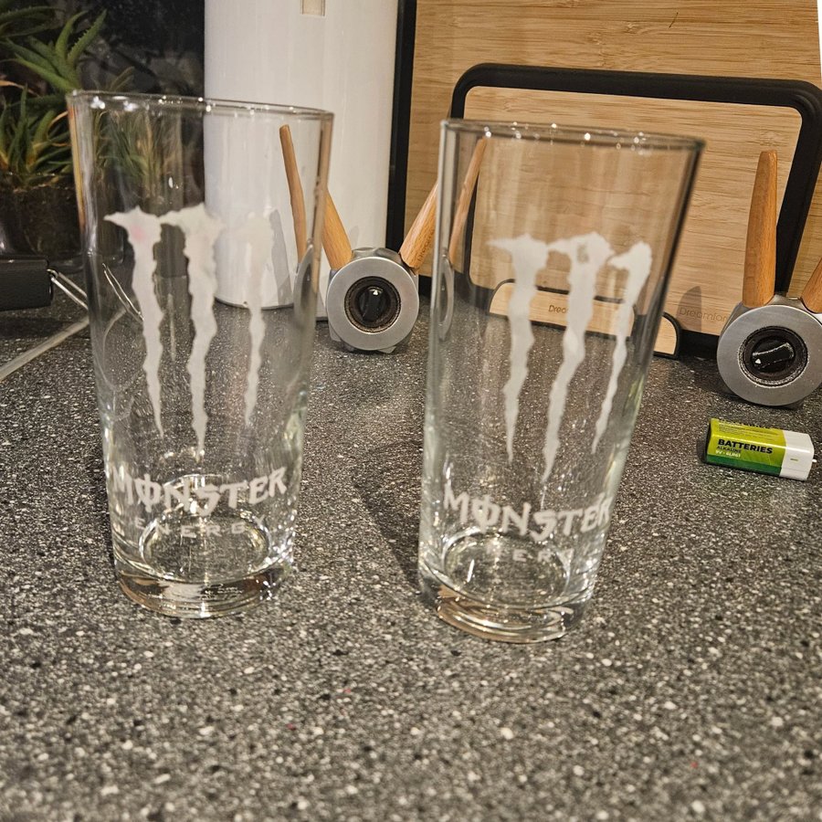 Monster Energy Glas