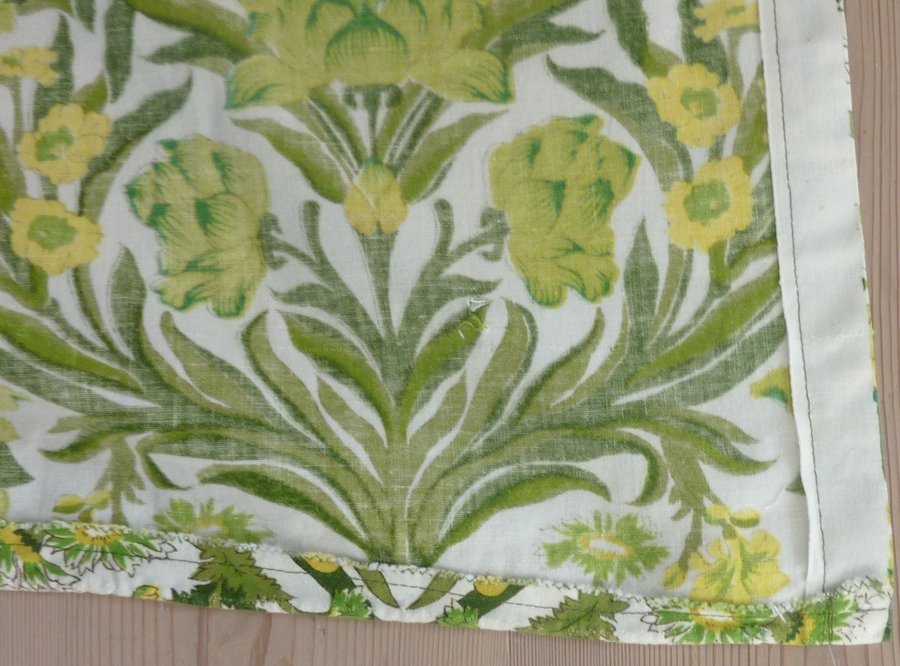 Liberty of London. Fantastiskt Vintage stof. Med Tulipaner  Primula. 120x164 cm