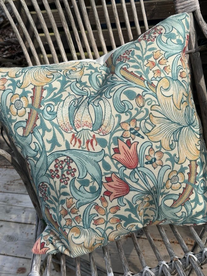 WILLIAM MORRIS golden Lily kuddfodral - vintage stil prydnadskudde