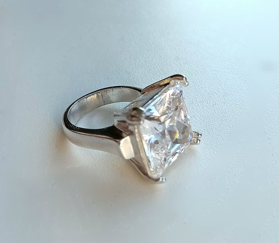 Mäktig Ring! Sterling Silver Med Vit Kristall [14,32 GRAM!] 15½mm Ø Toppskick!