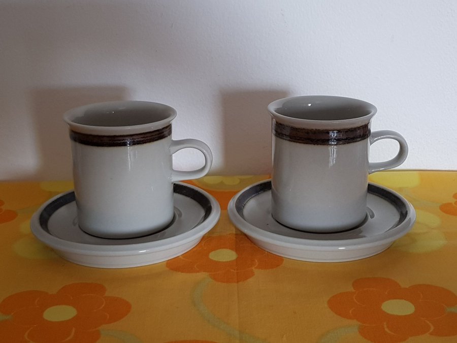 Retro vintage, kaffekoppar med fat/kaffekoppar, Karelia, Arabia, Anja Jaatin