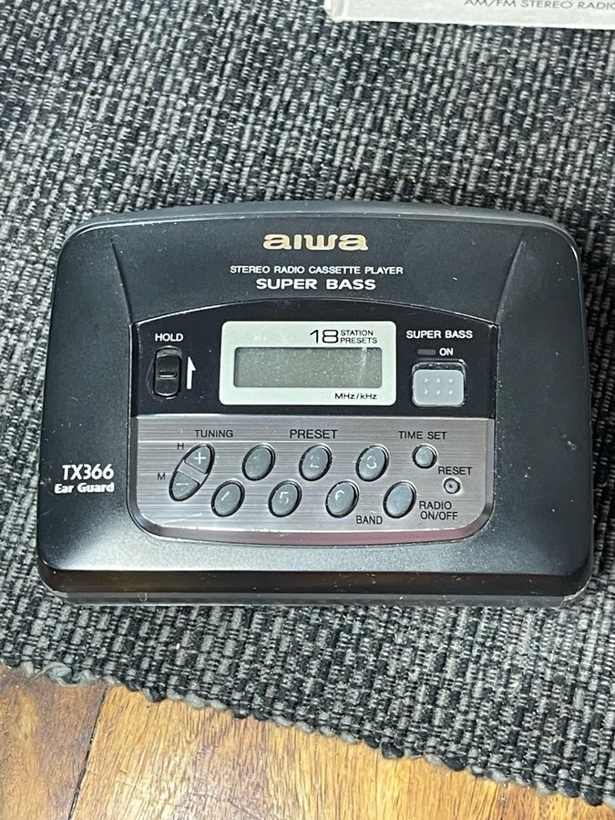 RETRO!! Aiwa HS-TX366 Stereo Radio Cassette Player Super Bass