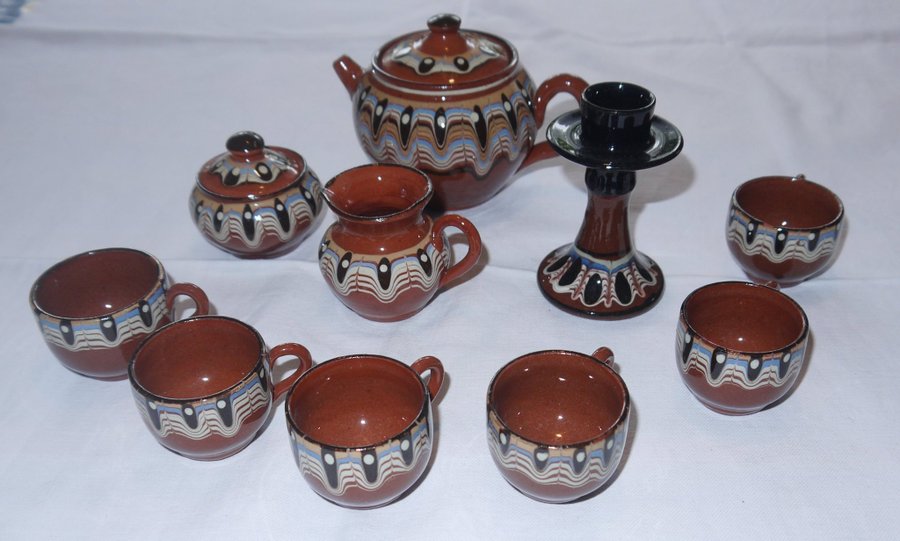 Keramikset, litet format, Troyan Bulgrian pottery elva delar vintage hantverk.