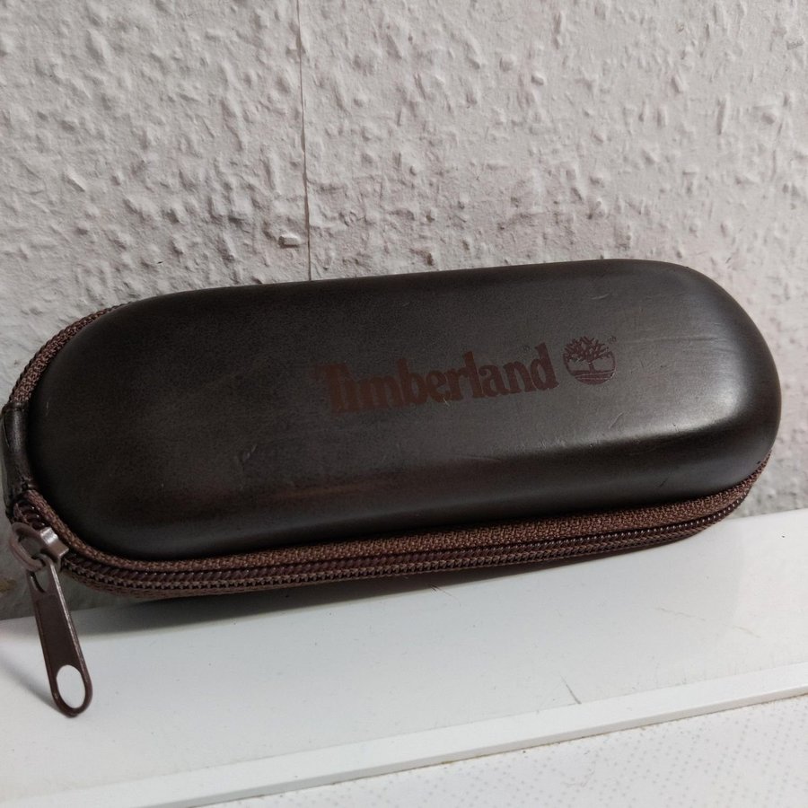 Timberland mörkbrunt glasögonfodral solglasögonfodral m dragkedja