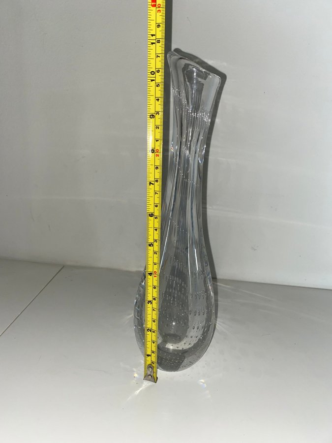 Vas - Glas - Vicke Lindstrand - Kosta - Signerad - Höjd ca 27 cm