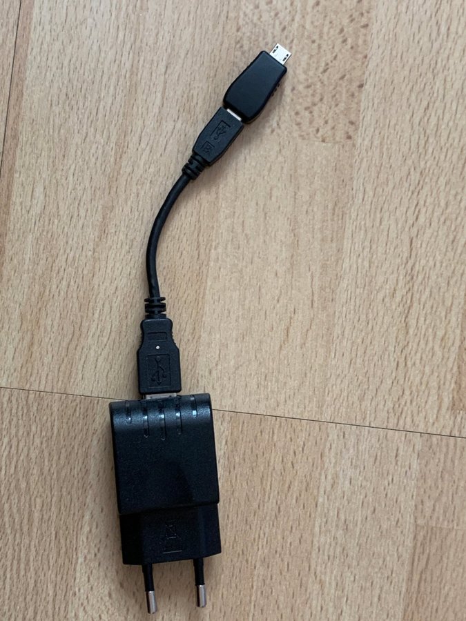 ZTE Travel Charger, 5V 1Ah, USB med kort anslutningskabel mini-USB och micro-USB