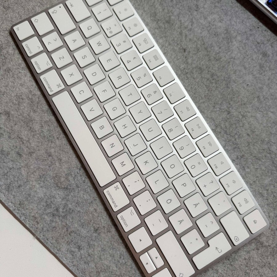 Apple Magic Keyboard (A1644)