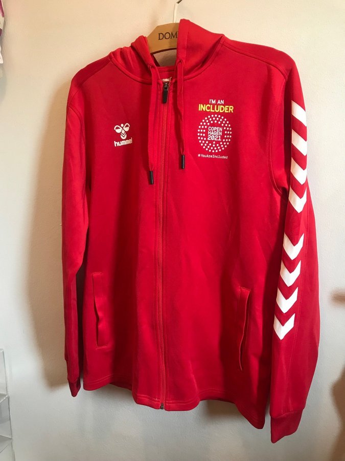 Hummel röd sweatshirt stl S Copenhagen 2021 celebr WorldPride  Eurogames