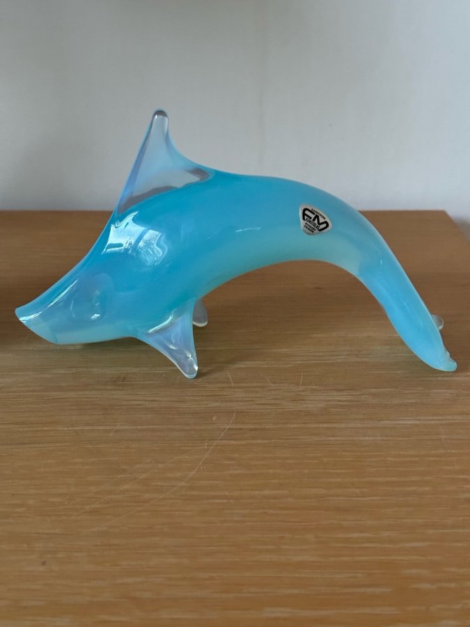 Så vackert konstglas FM Ronneby rare färg duva delfin brevpress