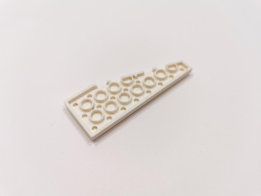 Lego - wedge - vinge - plate - höger - 8x3 - part 50304 - vit