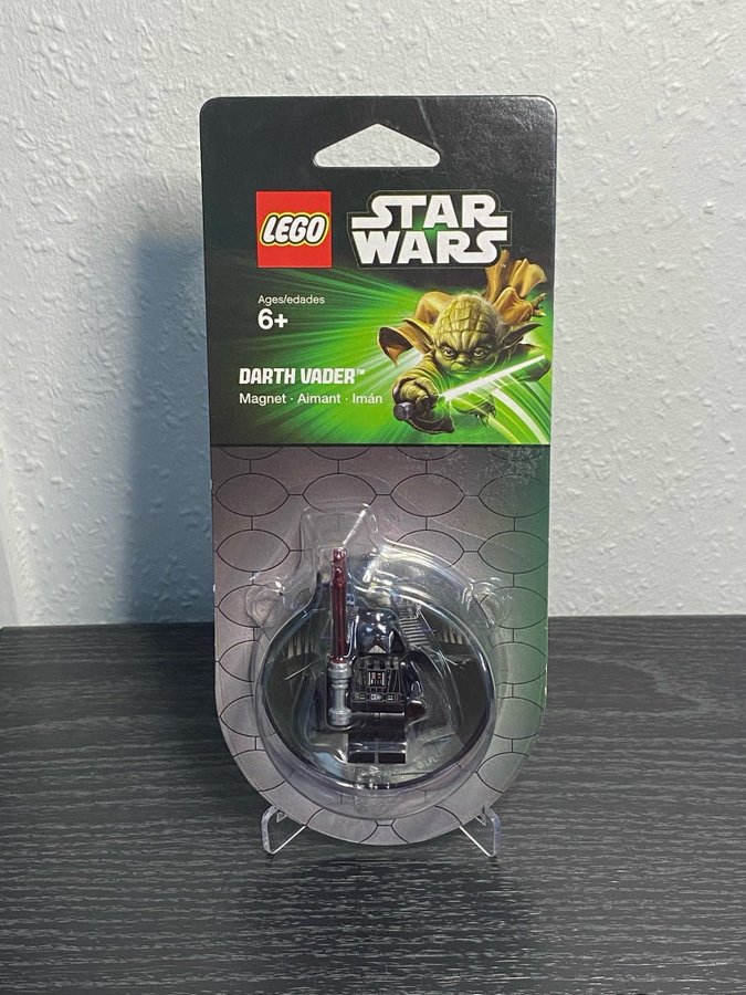 2013 Sealed LEGO Star Wars Darth Vader Magnet