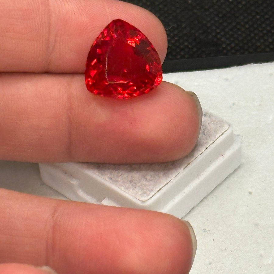 Red Topaz 12,25 ct