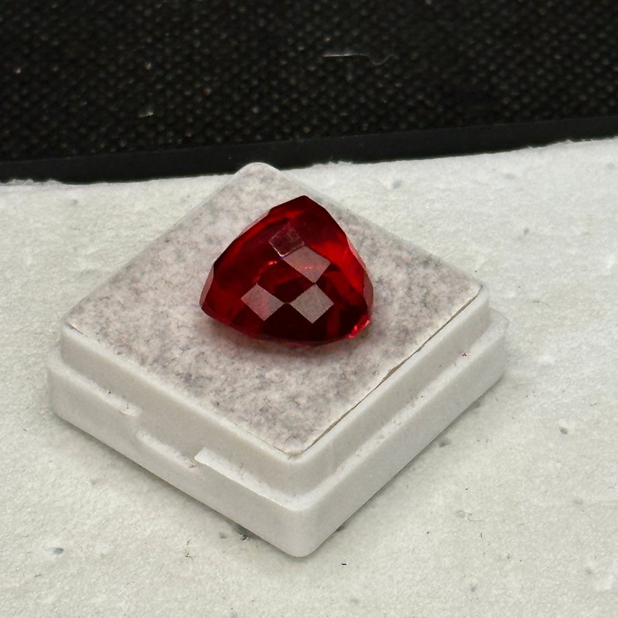 Red Topaz 12,25 ct