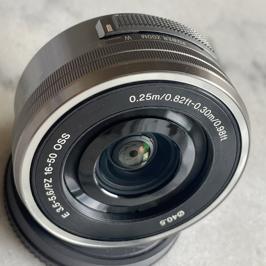 SONY E 16-50mm f/3.5-5.6 /PZ OSS Silver Pancake