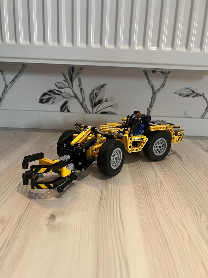 Lego Technic 42049 - Mine Loader