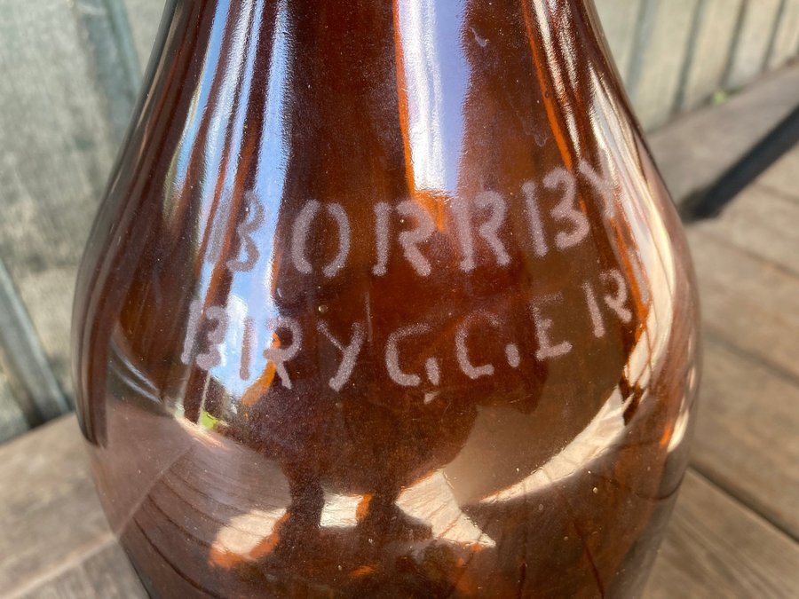 Större butelj med bygelkork Borrby Bryggeri 1930-tal (?)