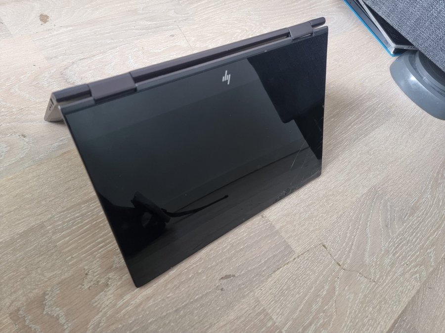 HP Envy x360 13 AMD Ryzen 7 Pekskärm 133" skadad skärm WINDOWS 11 Home