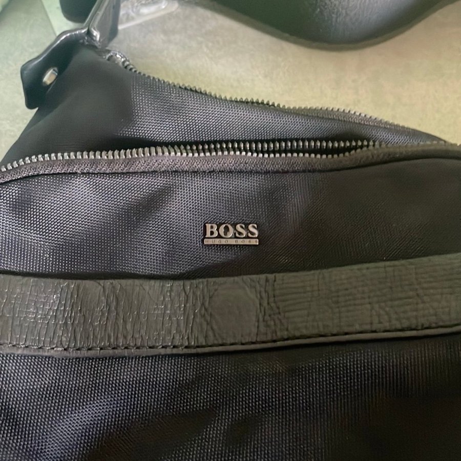 Boss väska