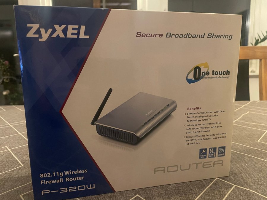 ZyXEL P-320W Router