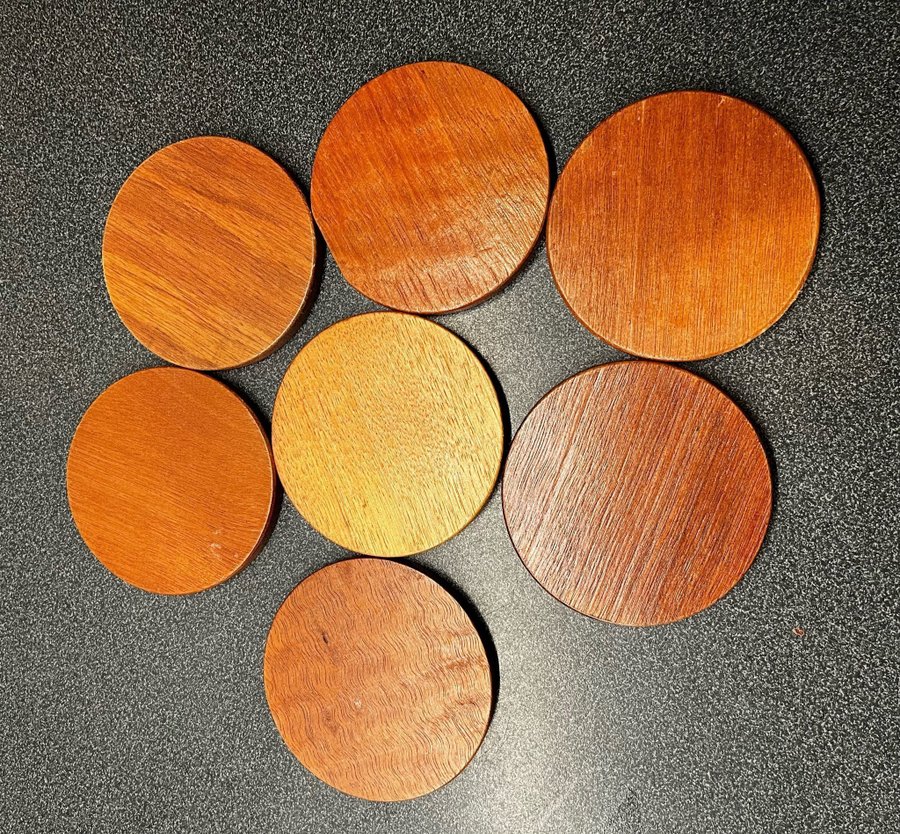 7 st teak-coasters med kork 7 st 8 cm diameter