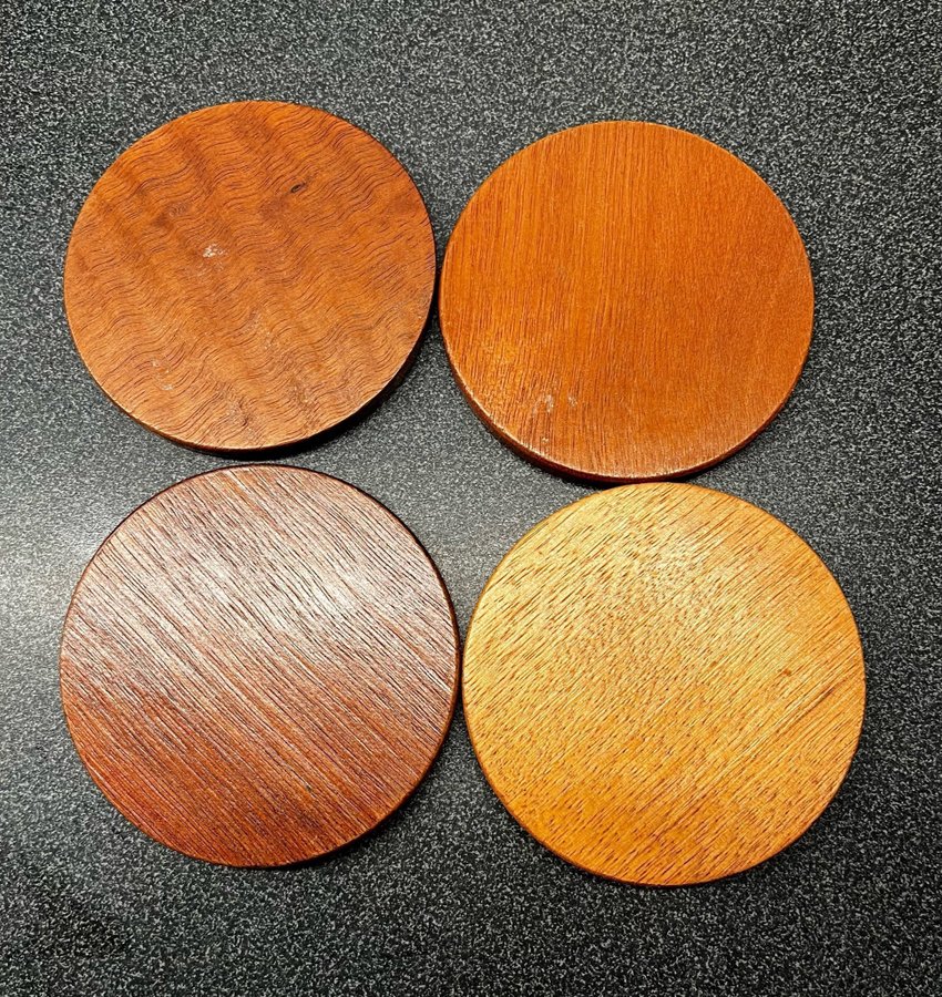 7 st teak-coasters med kork 7 st 8 cm diameter