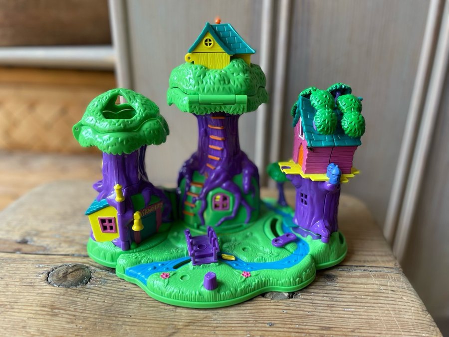 Äldre Bluebird minihus Winnie the Pooh treehouse 90-tal Nalle puh