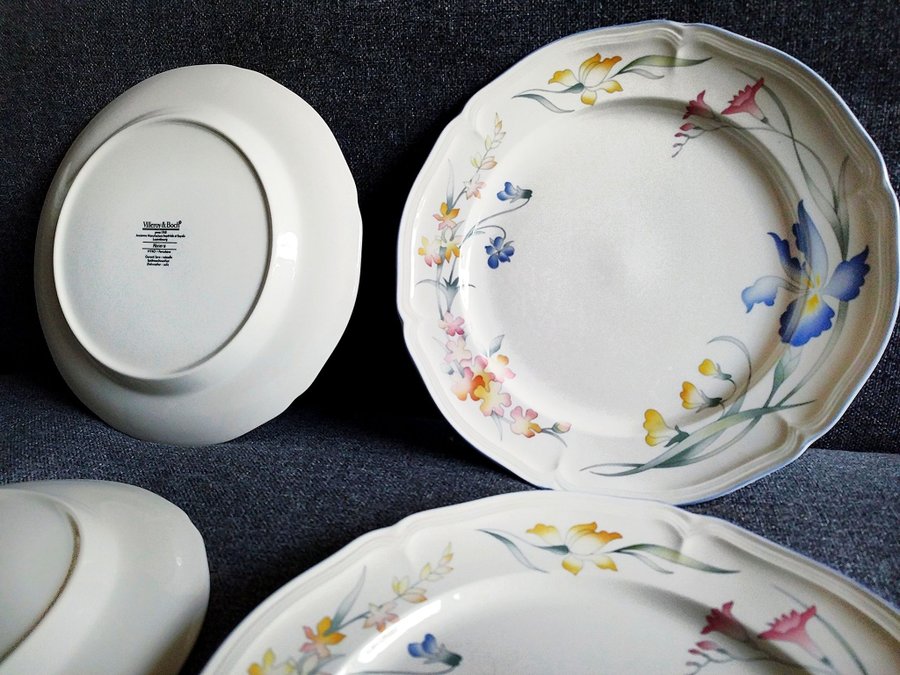 4 st oanvända Villeroy  Boch "Riviera" matallrikar