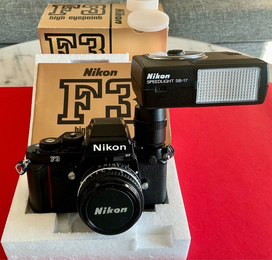 Nikon F3 High-Eyepoint med tillbehör