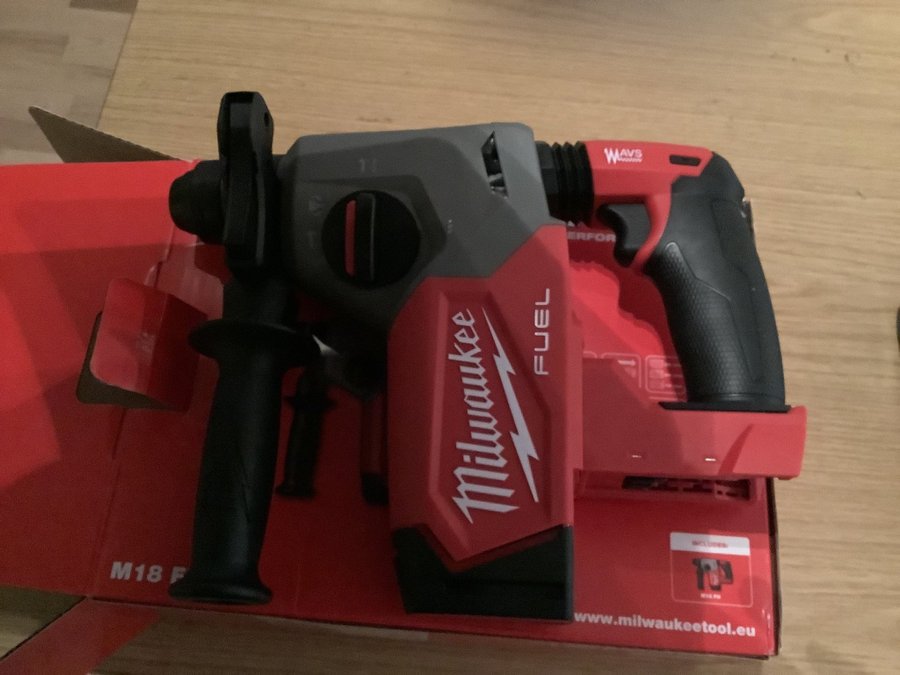 Milwaukee M18 FUEL Hammer Drill