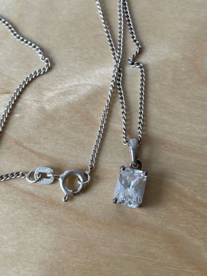 Silver halsband med bergkristall hänge 925