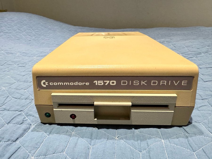 Commodore 1570 Disk Drive (13634)