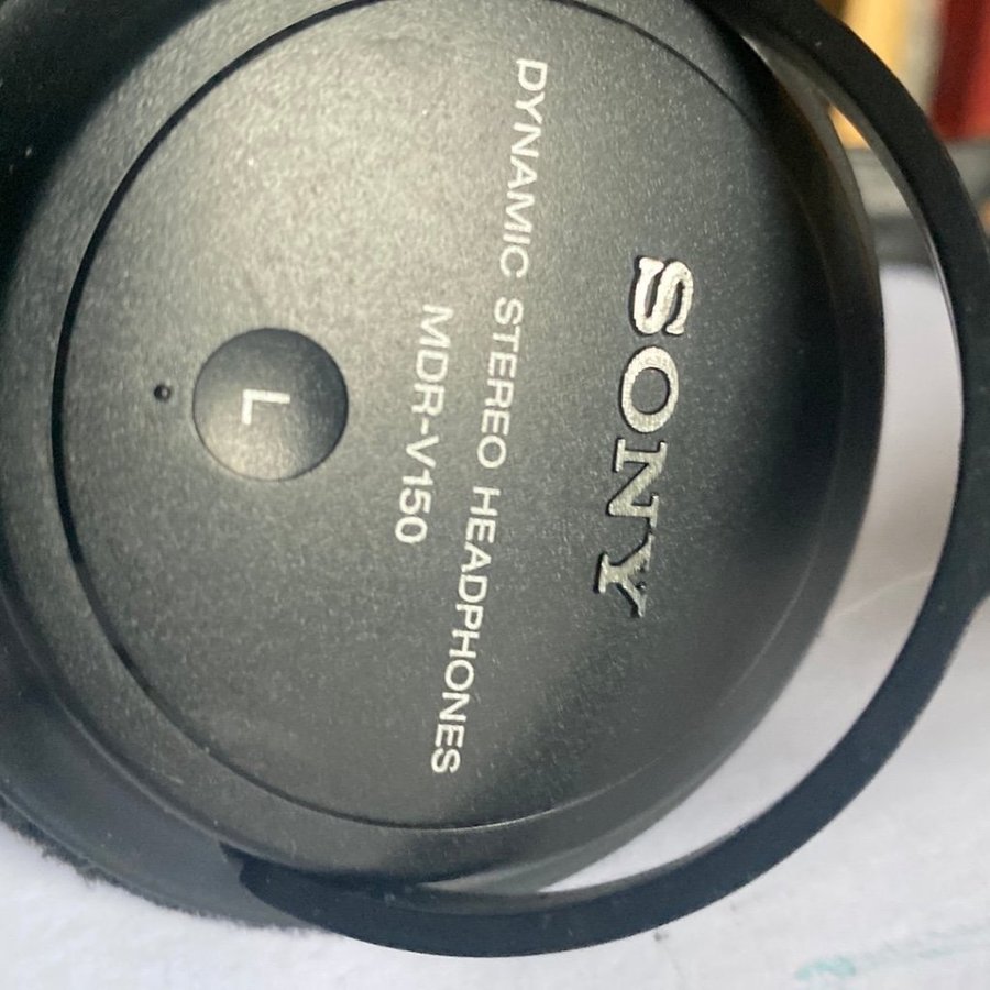 Sony MDR-V150 Hörlurar