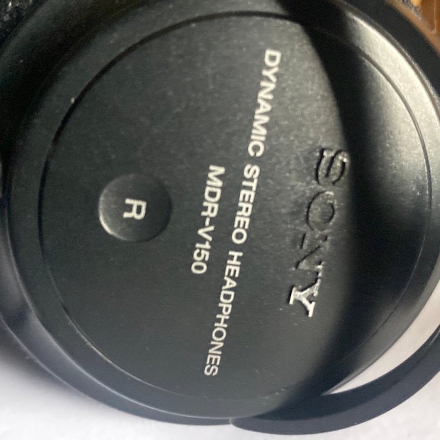 Sony MDR-V150 Hörlurar