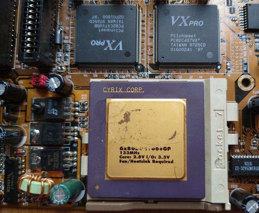 1997 Elpina V5.1a, socket 7, PCI, ISA, VXPRO Chipset, cyrix PR166, 32 MB RAM