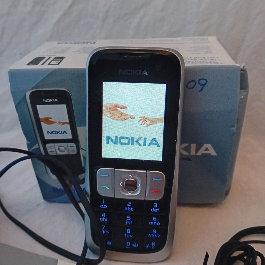 Nokia 2630 mobiltelefon med tillbehör