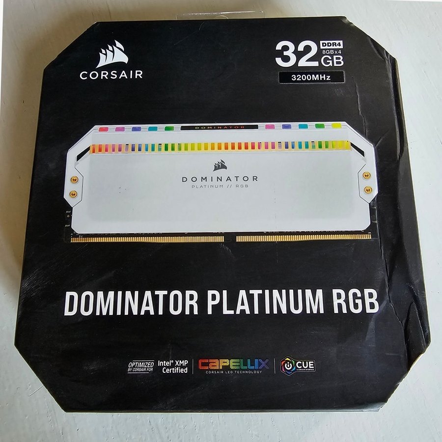 Corsair Dominator Platinum RGB Vit 32GB DDR4 3200MHz CL16