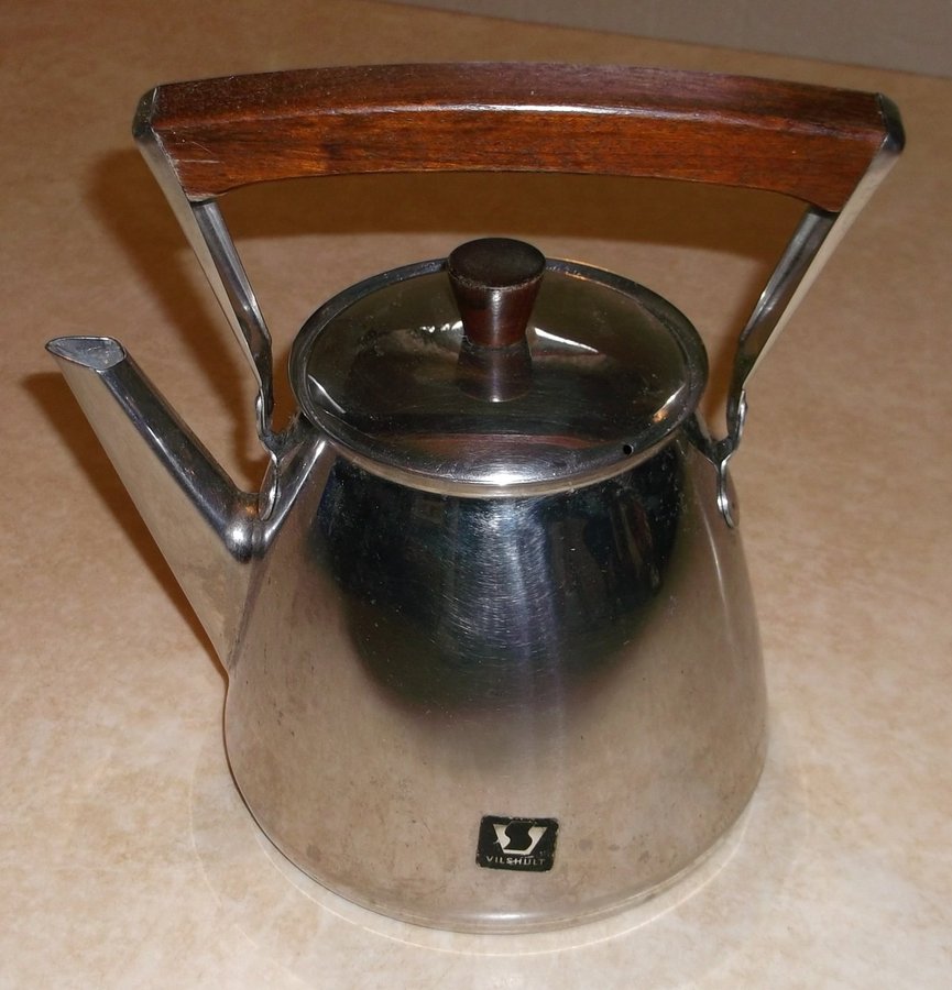 Kaffekanna Tekanna rostfri med trähandtag Vilshult 1950-tal 1,5 liter Prydnad