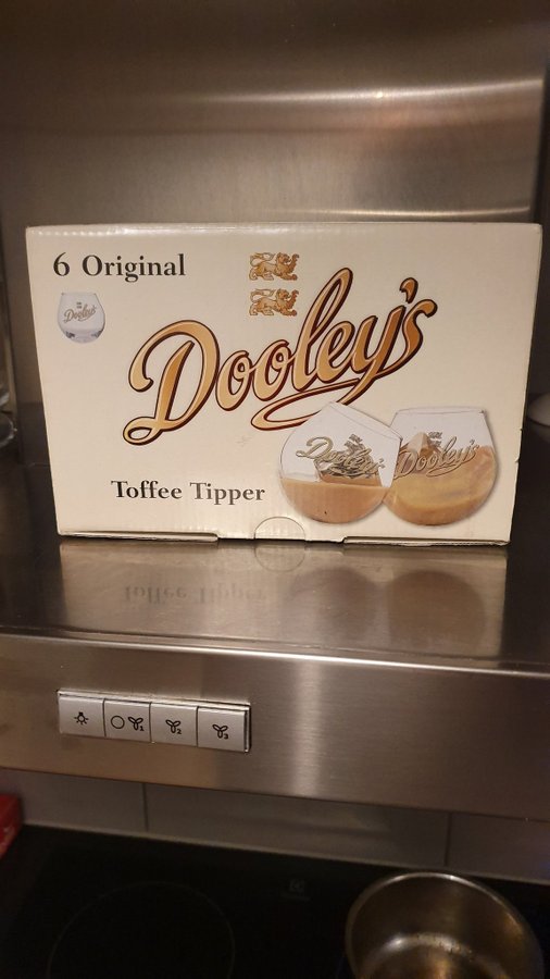 Dooley's Toffee Tipper 6 Original