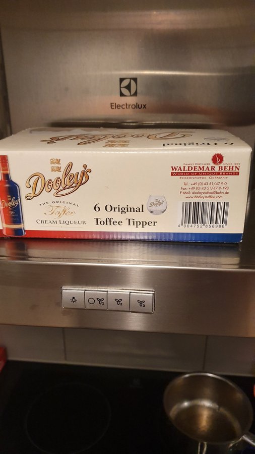 Dooley's Toffee Tipper 6 Original