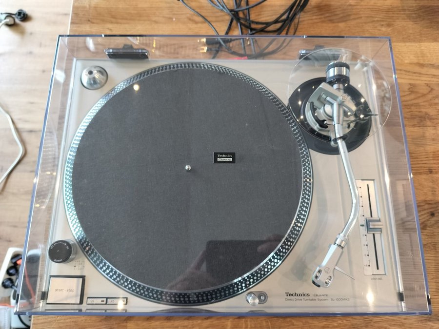 Technics SL-1200MK2