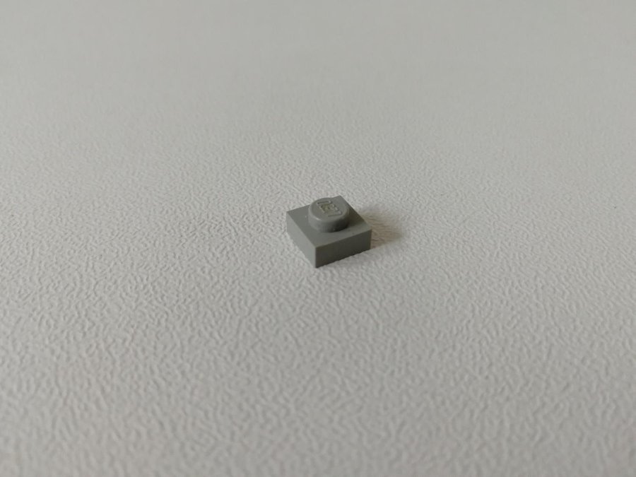 Lego - plate - platt - 1x1 - part 3024 - ljusgrå (old light gray)