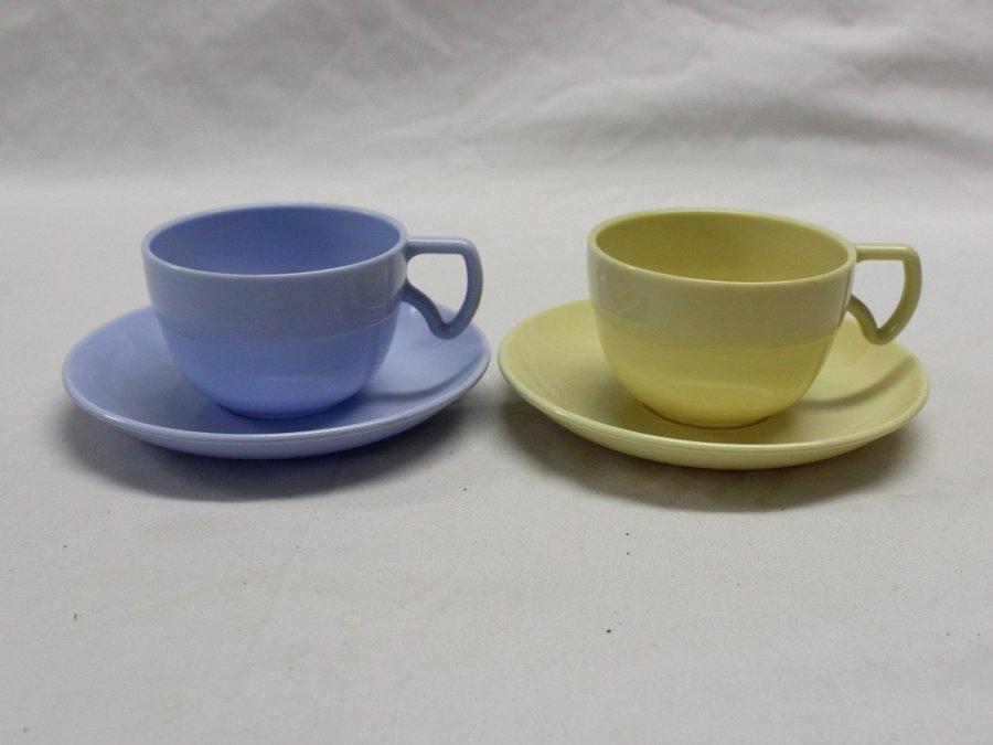 2 Vintage Picknick Kaffekopp Kaffekoppar m Fat Skaraplast Kristallon i Plast