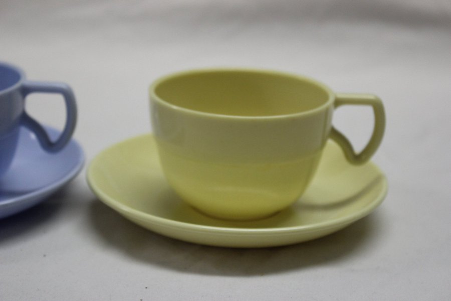 2 Vintage Picknick Kaffekopp Kaffekoppar m Fat Skaraplast Kristallon i Plast