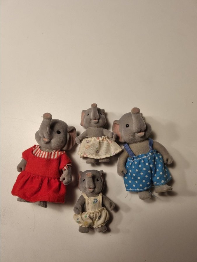 Familj av elefanter från Sylvanian Families 90-tal