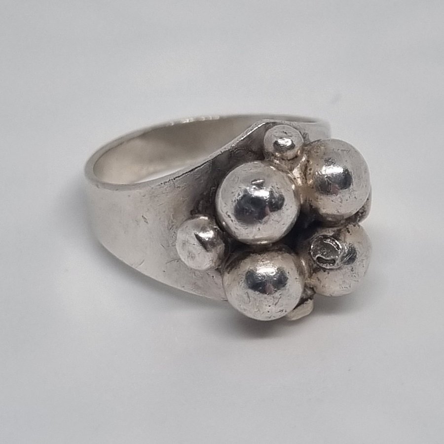 Ring i silver / Erik Granit  Co Finland / silverring / välstämplad / 1970