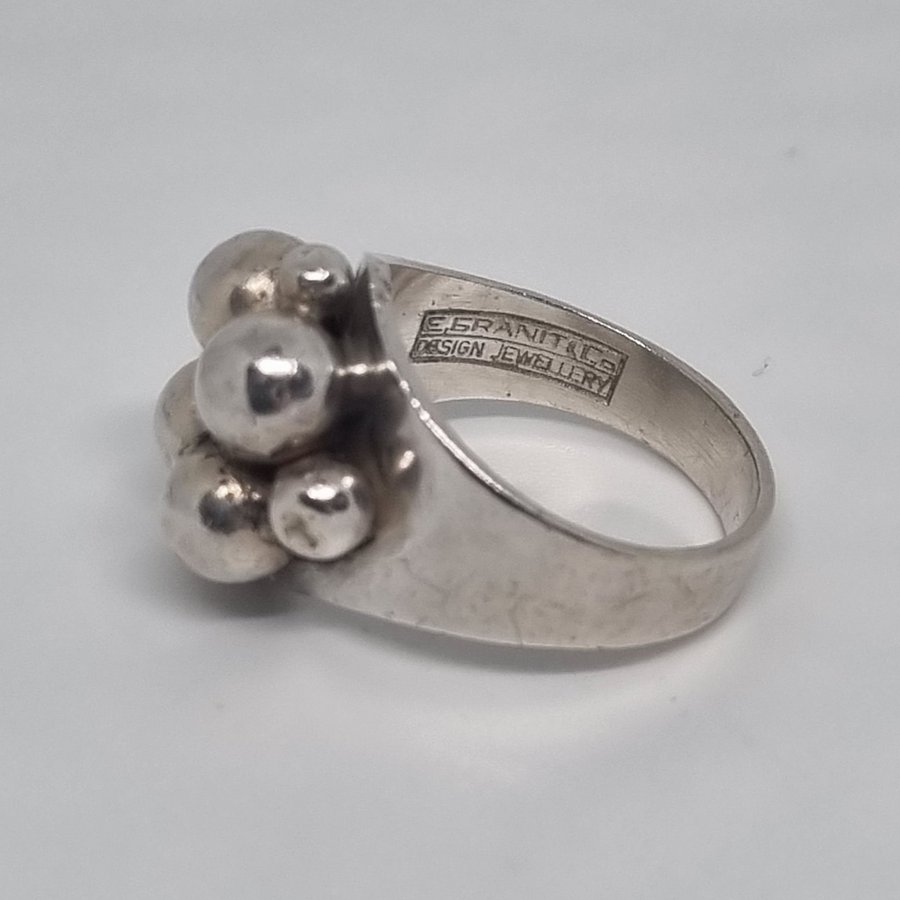 Ring i silver / Erik Granit  Co Finland / silverring / välstämplad / 1970