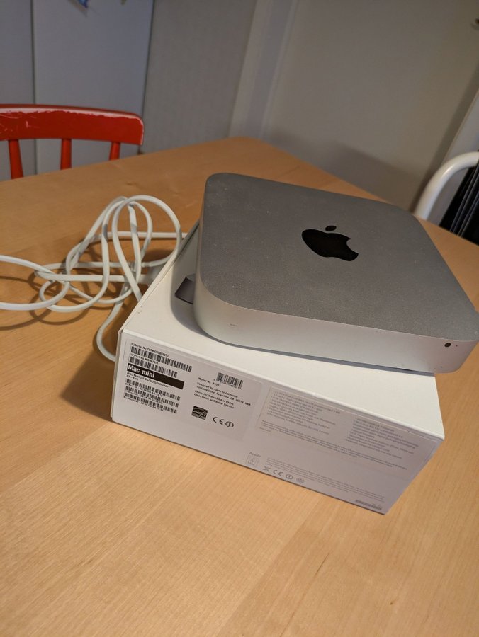 Mac mini A1347 med låda